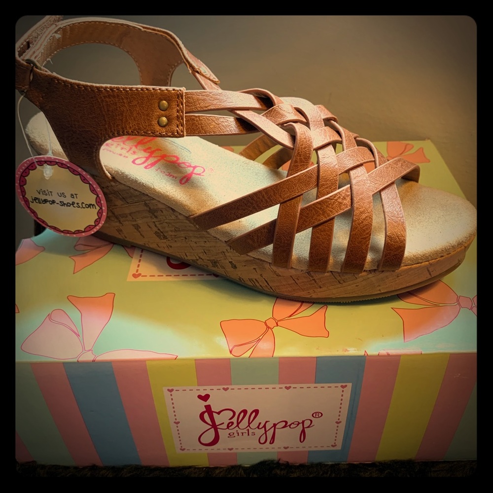 Girls Sandal wedge. Memory foam
